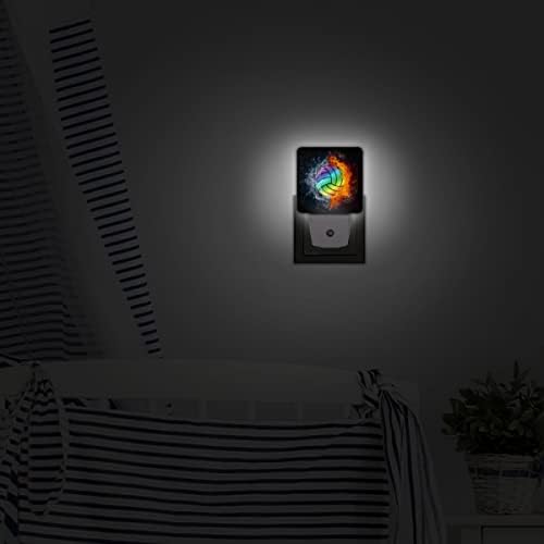 Ујо одбојка во огнена вода ноќен светлосен сет од 2, спортски топка приклучок во LED ноќно светло автоматско до зори сензор за сензори за детска соба ходник расадник ?