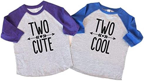 Дизајн на кошула на глава нагоре момче или девојче Втор роденден Раглан кошули две кул две слатки мали деца близнаци 2 -ри Бен